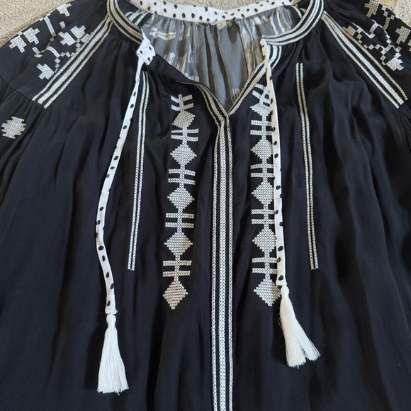 John Mark black white peasant top blouse boho embroidered tassel tie large - Picture 6 of 10